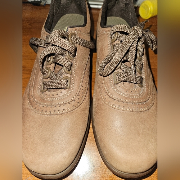 SAS Womans Walk Easy Brown Oxford Shoes Size 9 - Picture 2 of 9